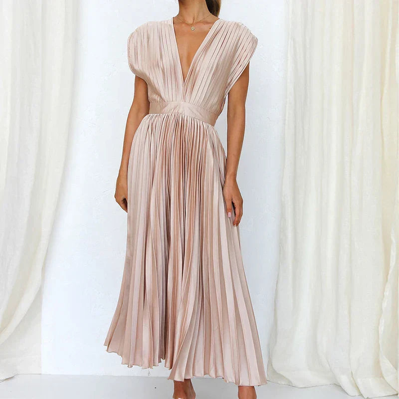 Aroa – Long Pleated Dress