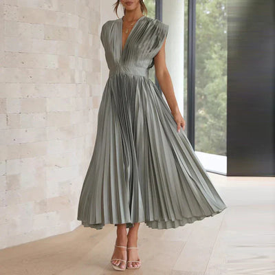 Aroa – Long Pleated Dress